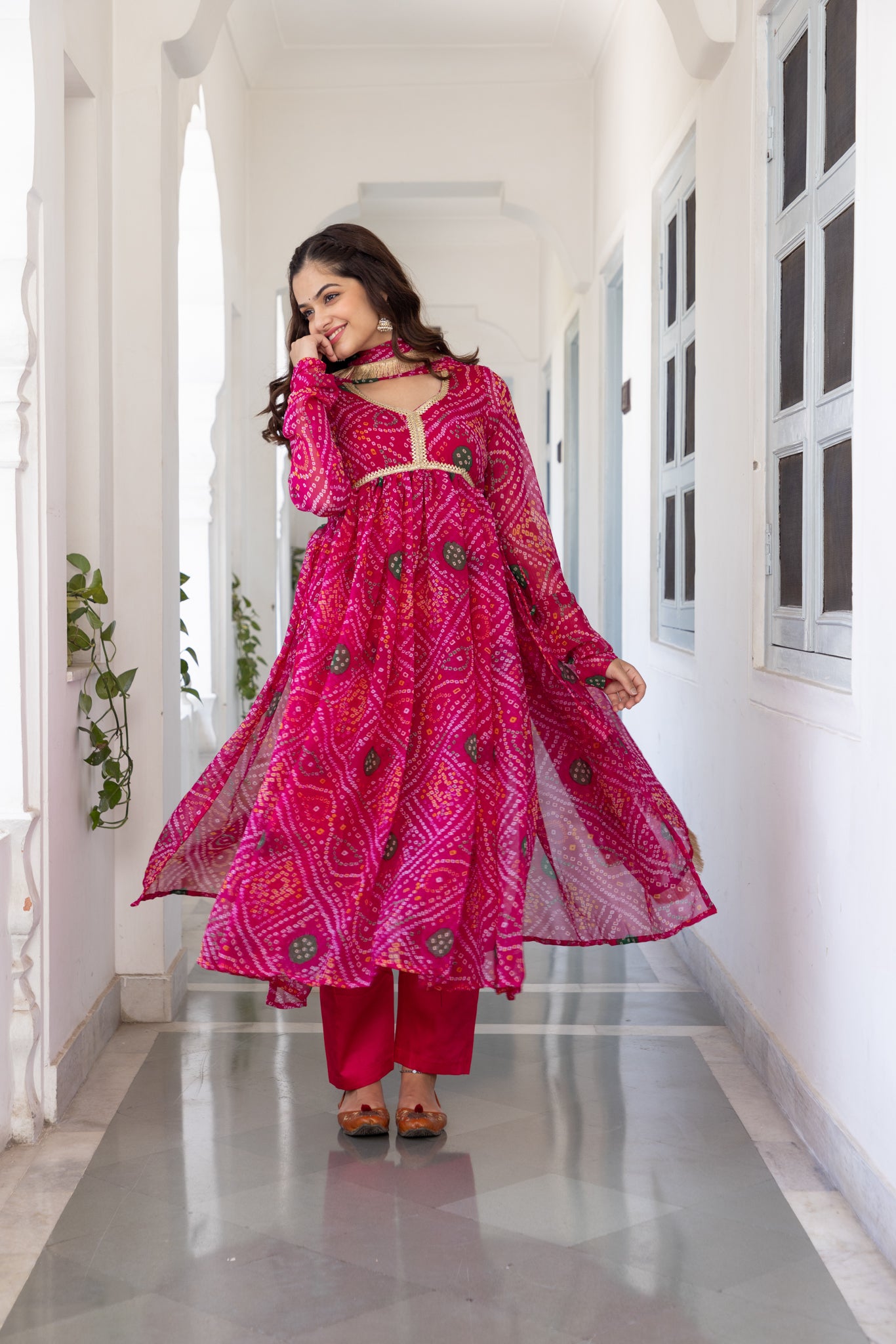 ISHWARI SUIT SET