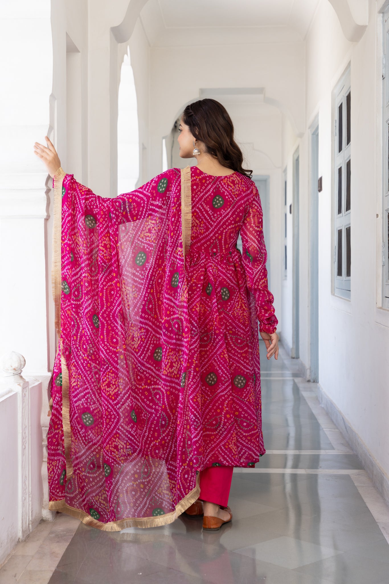 ISHWARI SUIT SET