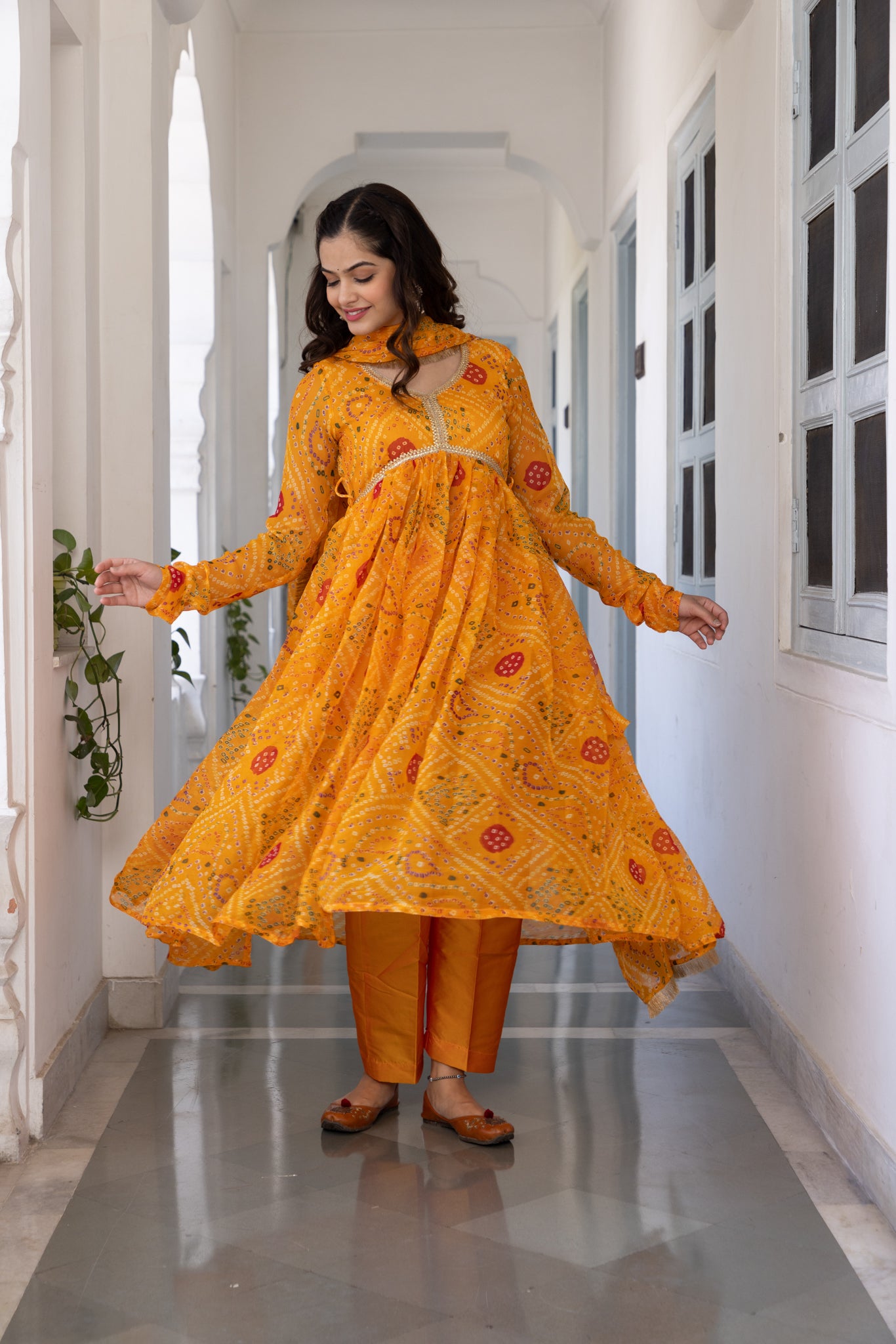 YAMUNA SUIT SET
