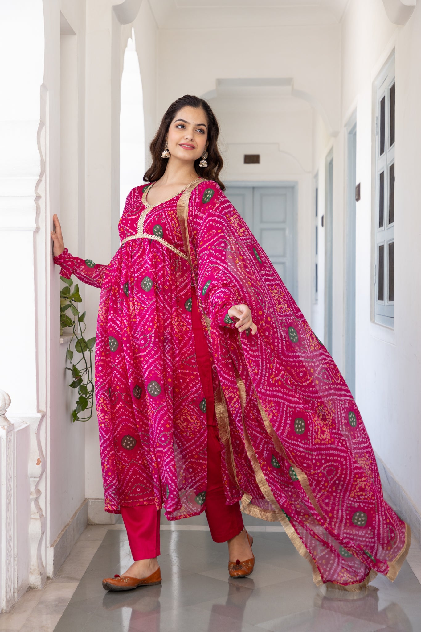 ISHWARI SUIT SET