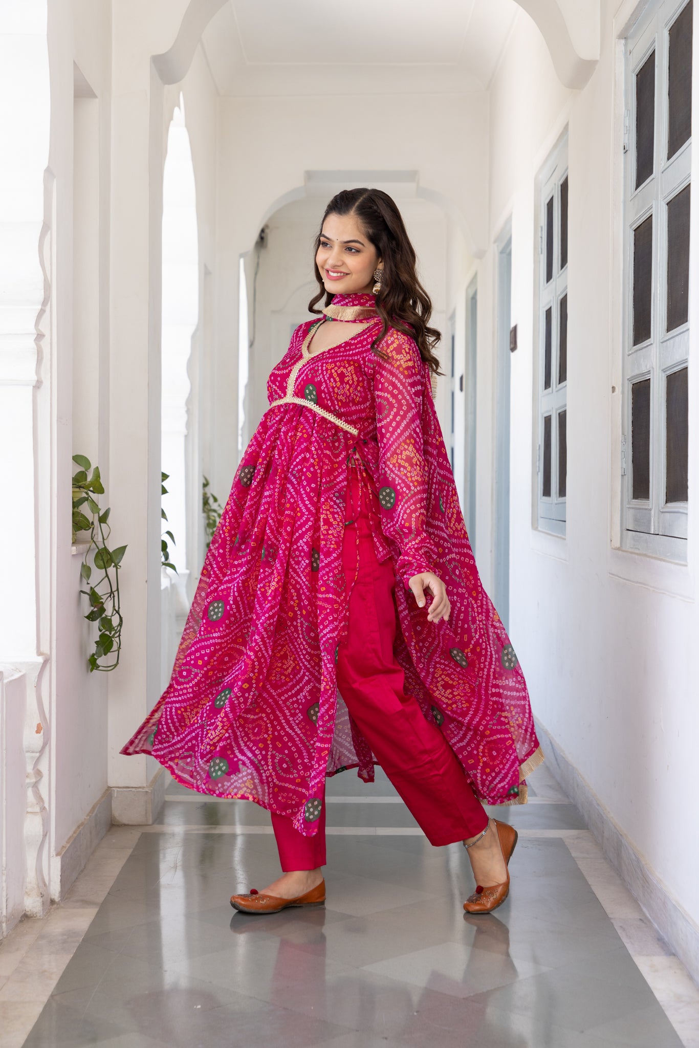 ISHWARI SUIT SET