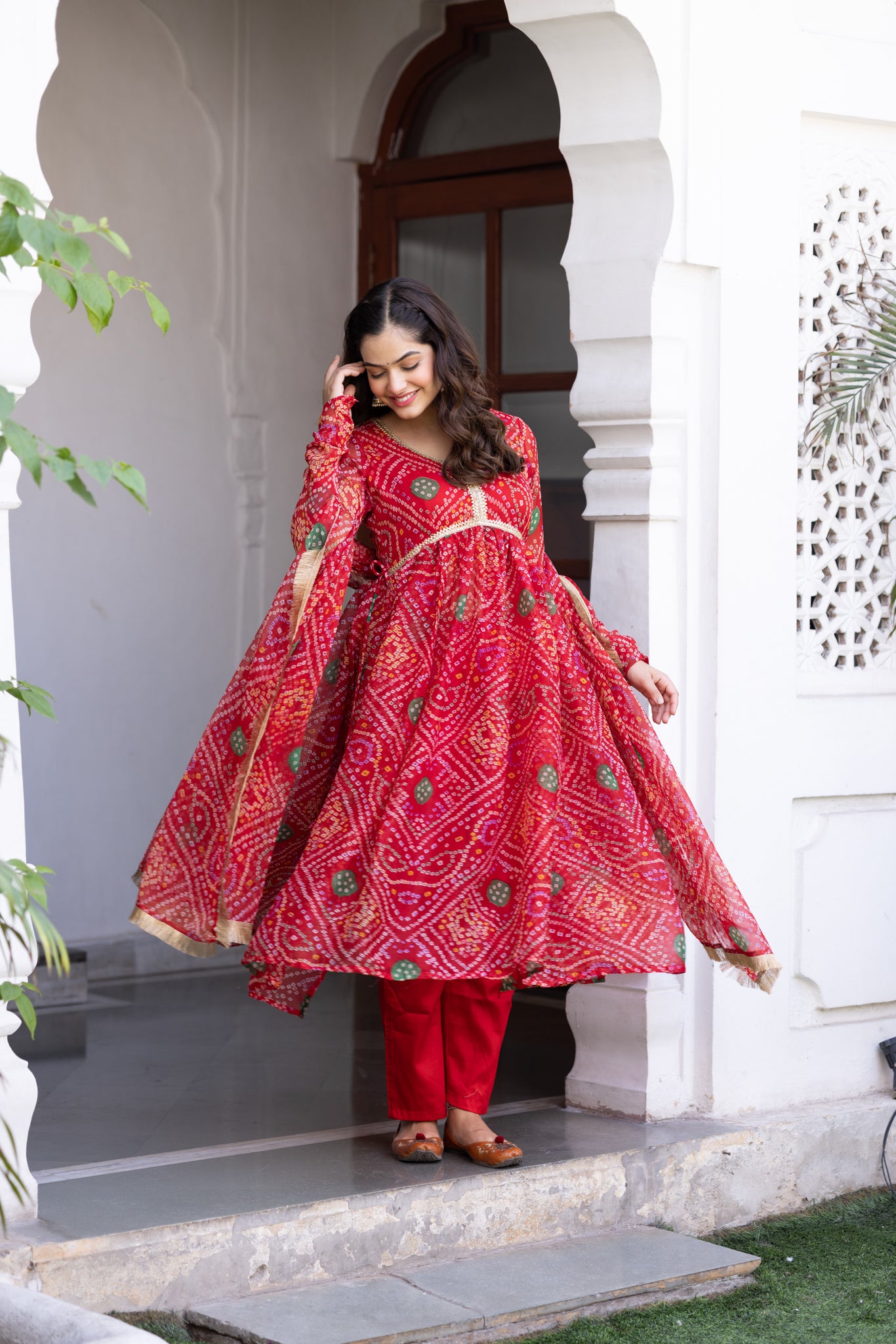 BHAVYATA SUIT SET