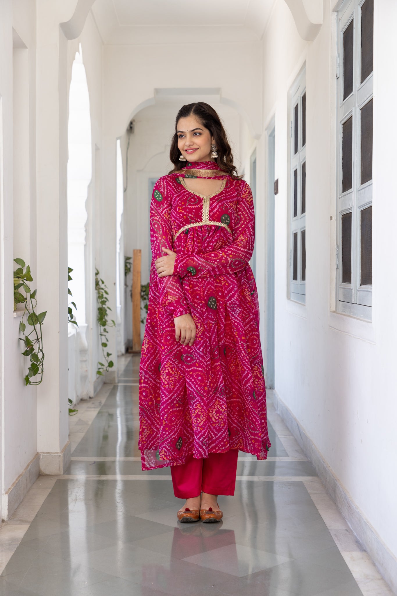 ISHWARI SUIT SET